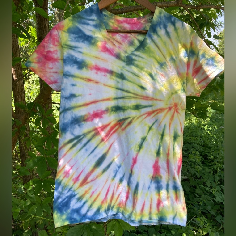 NWOT Custom Unisex Small Tie Dye T-Shirt